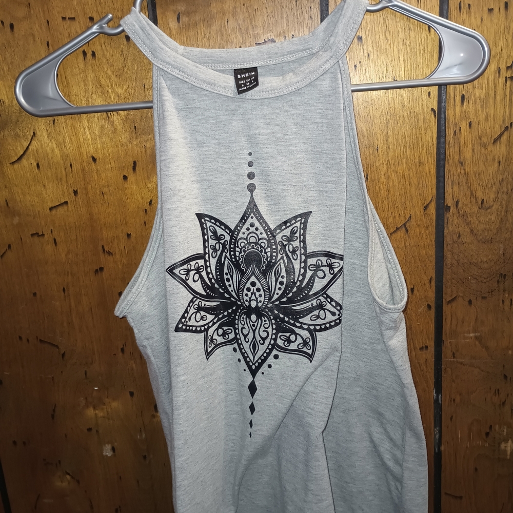 SHEIN Gray Lotus Print Tank Top